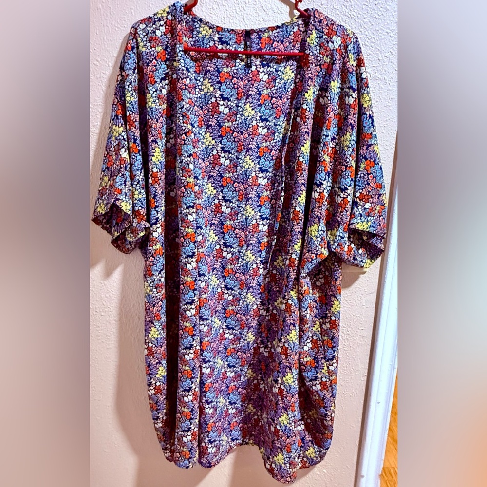 Vibrant Floral Kimono Sleeve Tunic